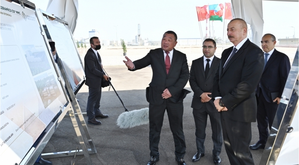 prezident-ilham-eliyev-sumqayita-gedib