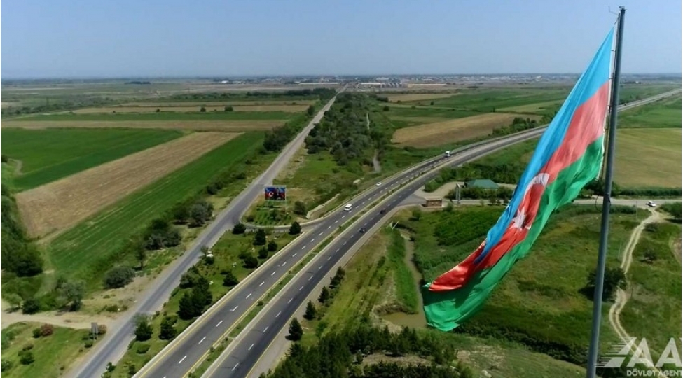 baki-elet-qazax-gurcustan-ile-dovlet-serhedi-avtomobil-yolunun-bir-hissesi-temir-edilib