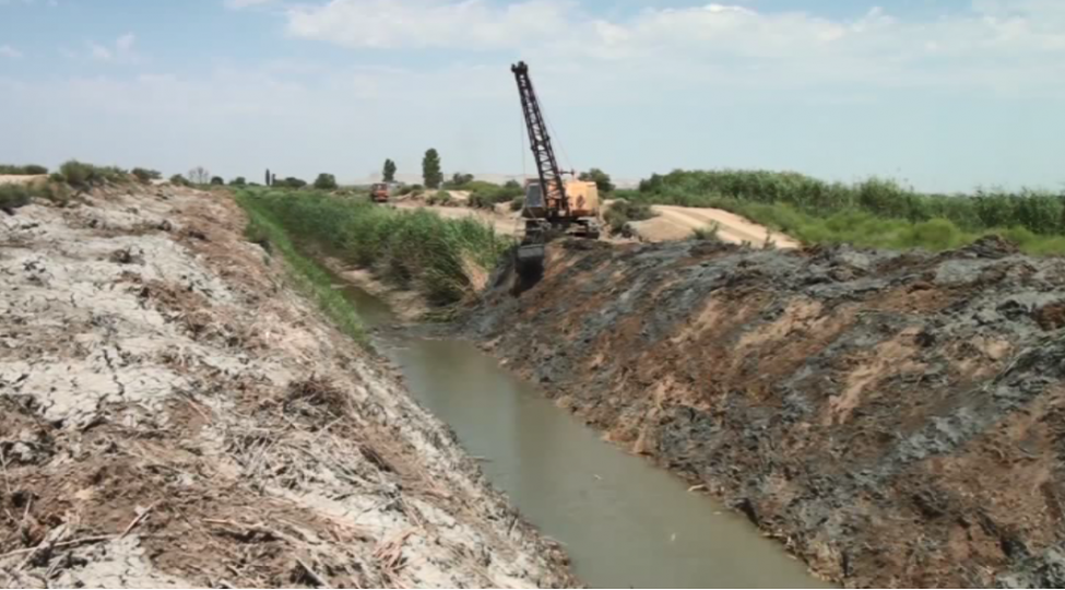 yevlaxda-720-min-kub-metr-hecmde-lilden-temizleme-ishleri-gorulub