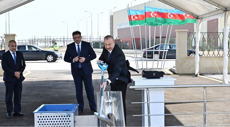 prezident-ilham-eliyev-sumqayit-kimya-senaye-parkinda-yeni-muessiselerin-achilish-ve-temelqoyma-merasimlerinde-ishtirak-edib-yenilenib