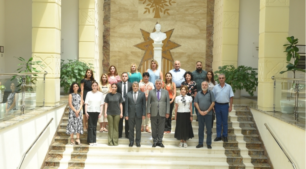 bineqedide-irevan-dovlet-azerbaycan-dram-teatrinin-yaradilmasinin-140-illiyi-munasibetile-gorush-kechirilib-foto