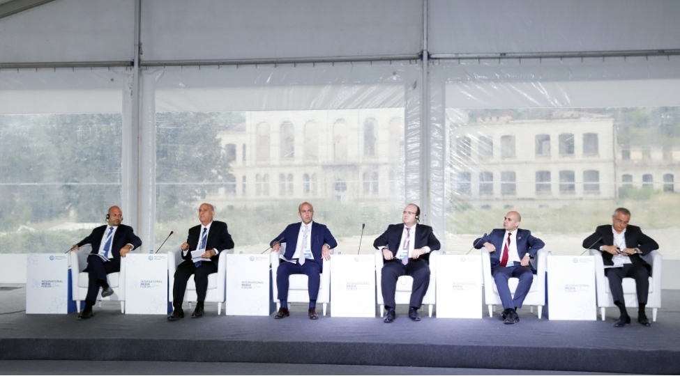 azerbaycan-mediasinin-beynelxalq-emekdashliq-perspektivleri-foto