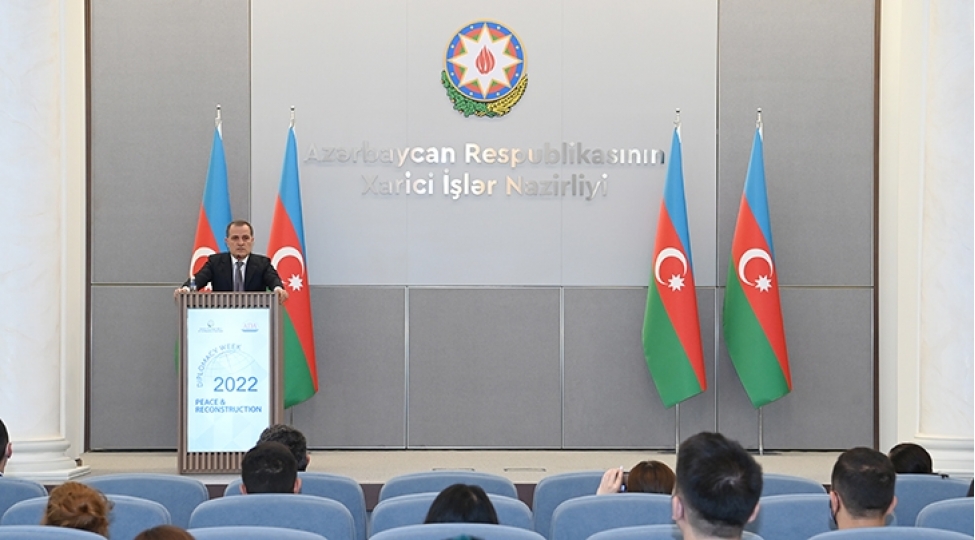 novbeti-diplomatiya-heftesi-kechirilib
