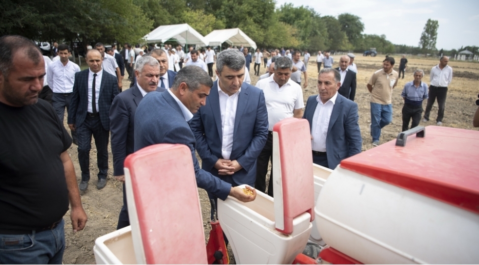 kend-teserrufati-naziri-fermerlerle-gorushub