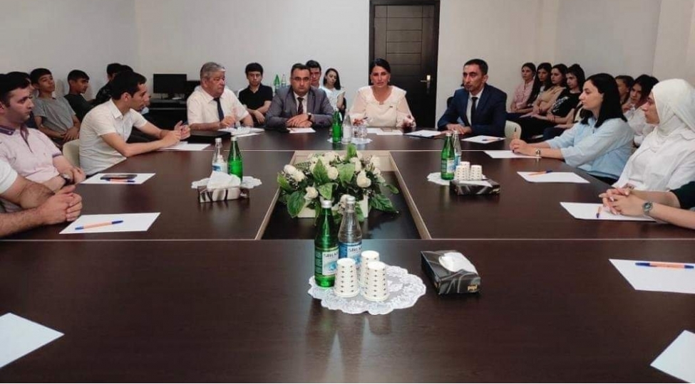 zerdab-rayon-heyder-eliyev-merkezinde-genclerle-gorush-kechirilib