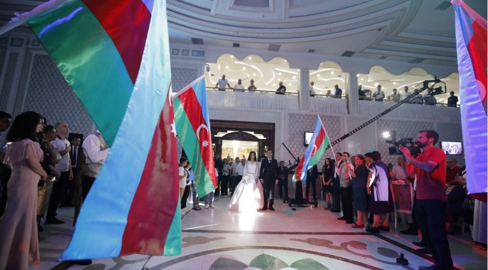 socar-veten-muharibesi-qazisini-tebrik-edib-foto