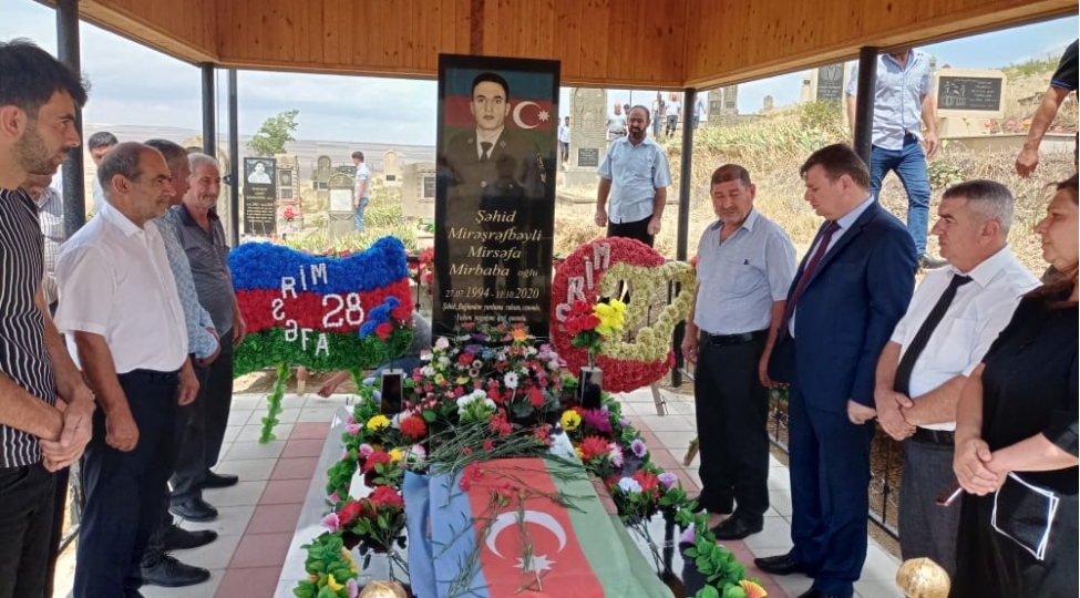 celilabadda-shehid-mirsefa-mireshrefbeylinin-xatiresi-anilib-foto