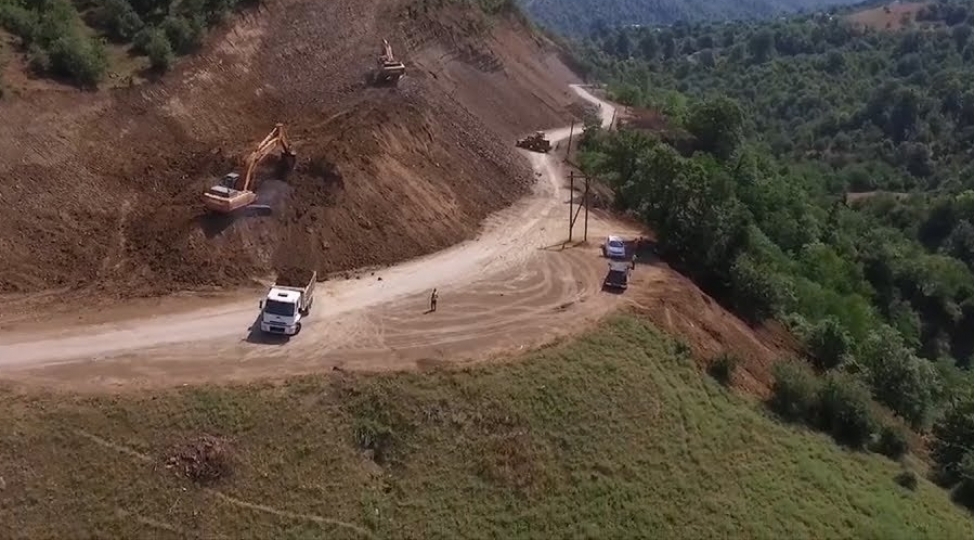 vaxtile-lenkeran-lerik-yolu-berbad-veziyyetde-oldugu-uchun-lerik-rayonuna-demek-olar-ki-turizm-axini-yox-idi