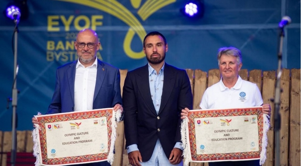 slovakiyada-azerbaycan-gushesinin-resmi-achilishi-olub