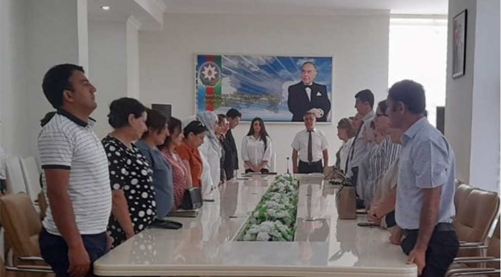 ana-dilimize-ulu-onderin-mehebbeti