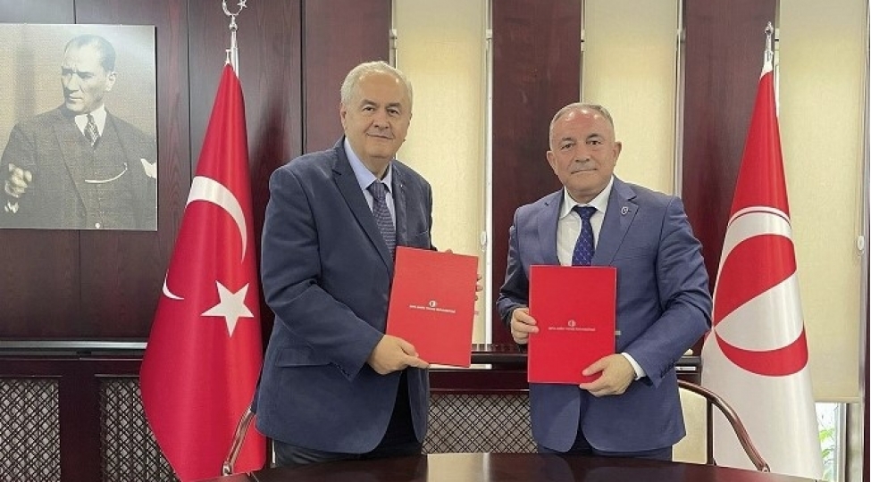 aztu-nun-rektoru-turkiyenin-muxtelif-universitetleri-ile-ikili-diplom-muqavilesi-imzalayib-foto