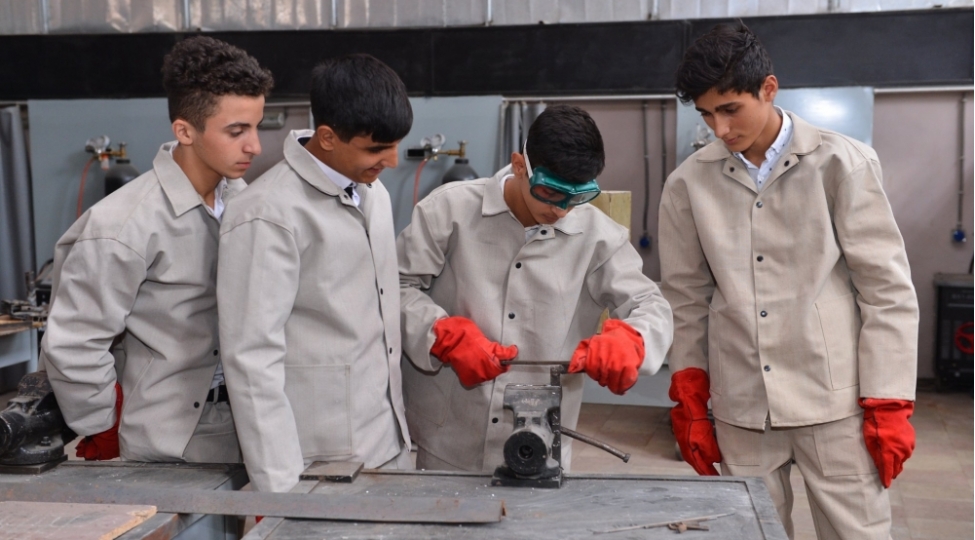 agentlik-ali-tehsilli-176-nefer-peshe-tehsili-muessiselerine-qebul-olub