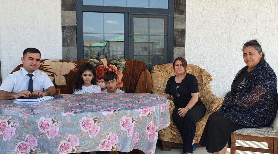 agali-kendinin-30-sakini-ozunumeshgulluq-proqramina-celb-edilib-foto