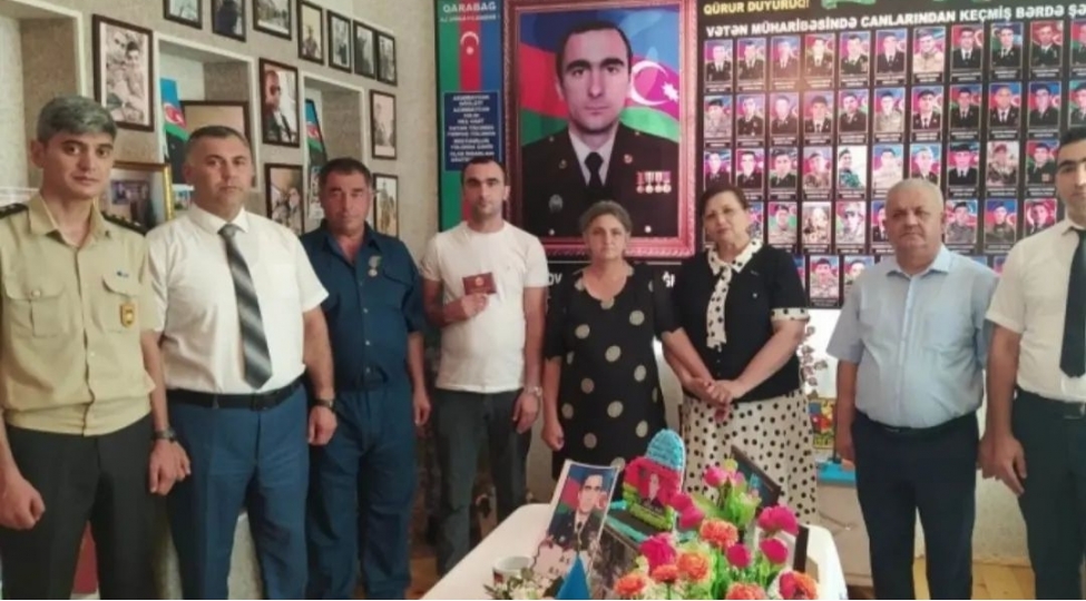 berdede-veten-muharibesi-shehidinin-ordeni-ailesine-teqdim-edilib