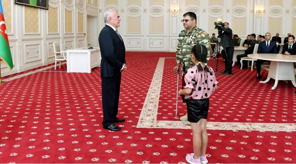 naxchivanda-menzillerin-avtomobillerin-ve-dovlet-teltiflerinin-teqdimati-olub