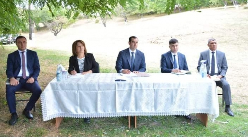 shamaxinin-dedegunesh-kendinde-seyyar-qebul-foto