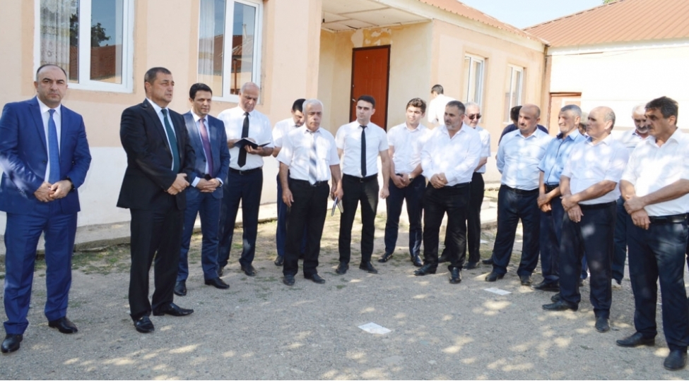 astaraninalasha-kendinde-seyyar-qebul-foto