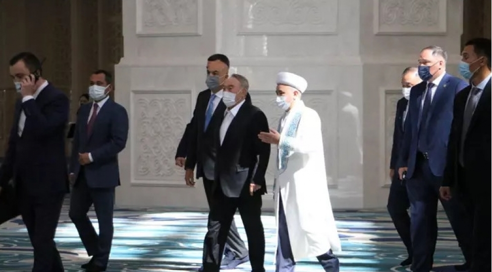 nazarbayev-nur-sultanda-yeni-mescidin-achilishinda-ishtirak-edib-foto