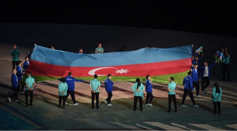qoy-guclu-qalib-gelsinsozleri-butun-yarishlar-uchun-edalet-simvoludur