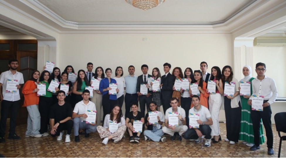 genc-sosial-ishchiler-uchun-telim-proqraminin-ikinci-movsumune-yekun-vurulub-foto