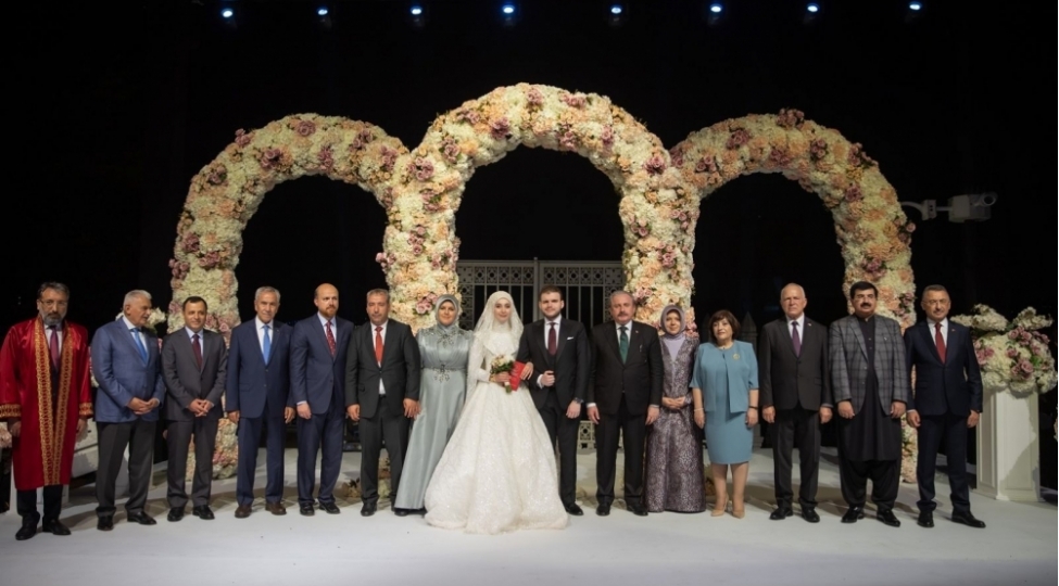 sahibe-qafarova-mustafa-shentopun-oglunun-toyunda-foto