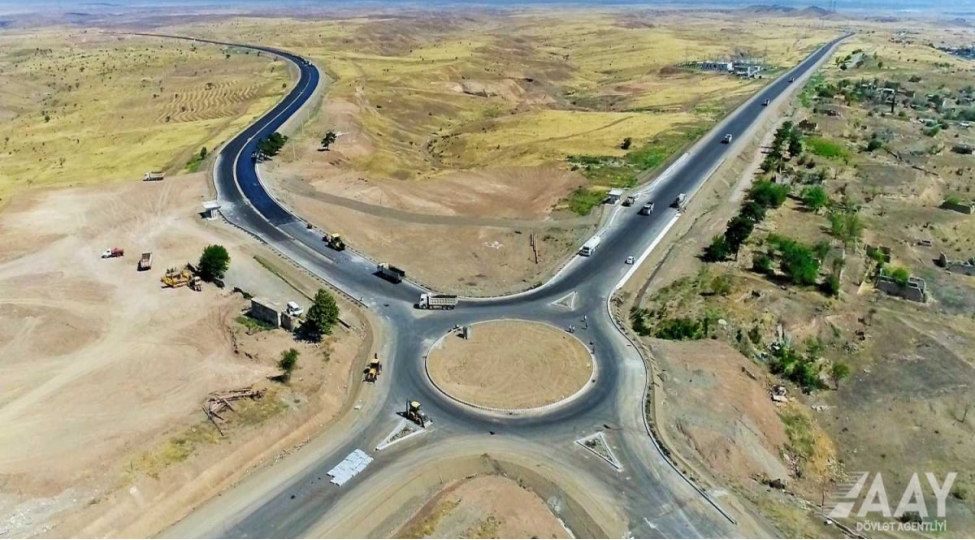 shukurbeyli-cebrayil-hadrut-avtomobil-yolunun-20-km-lik-hissesi-asfaltlanib-foto