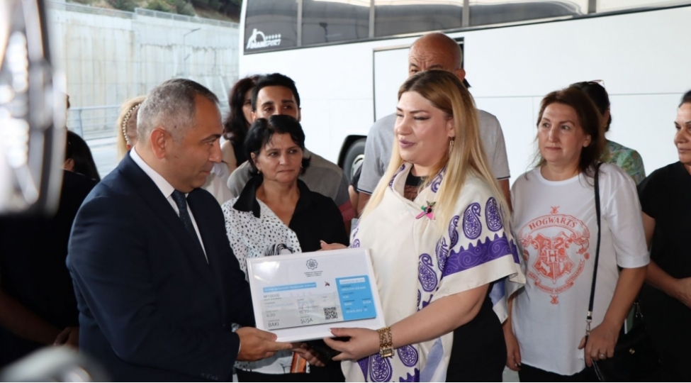 avtobus-reysleri-ile-shushaya-sefer-edenlerin-sayi-10-mine-chatib