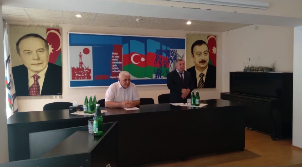 gencler-sosial-shebekelerde-aktiv-olmalidirlar-foto