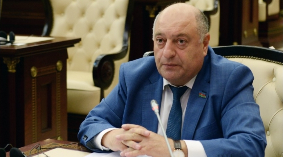 hekimlerin-reklamina-qadaga-qoyulsun-musa-quliyevden-teklf
