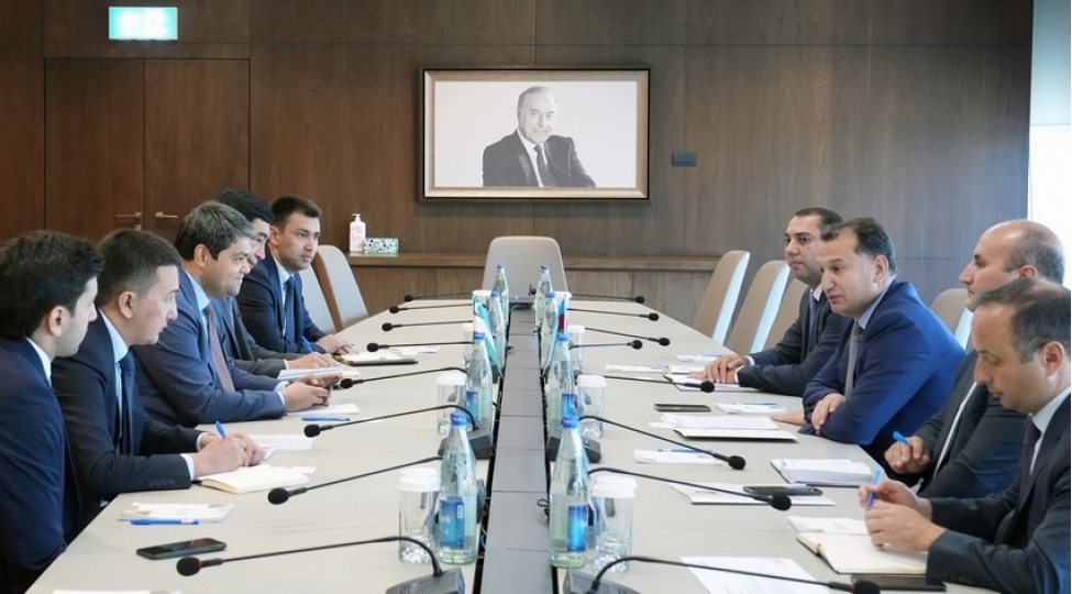 azerbaycanla-ozbekistan-diger-olkelere-birge-ixraci-muzakire-edibler