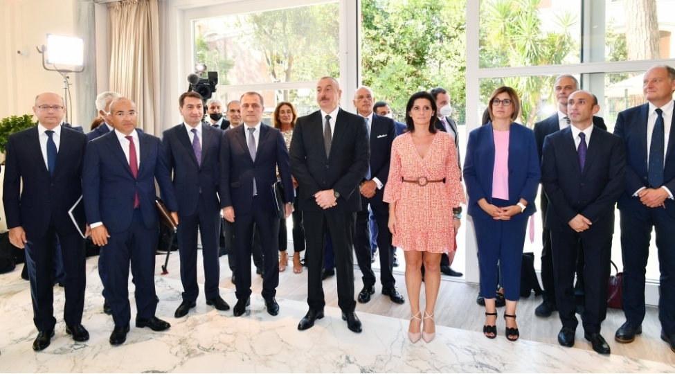prezident-italiya-azerbaycan-universitetinin-yaradilmasi-ile-elaqedar-imzalanmish-senedlerin-mubadilesi-merasiminde-ishtirak-edib-yenilenib