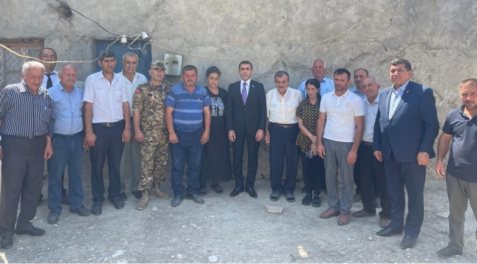 deputat-veten-muharibesi-shehidinin-ailesini-ziyaret-edib-foto