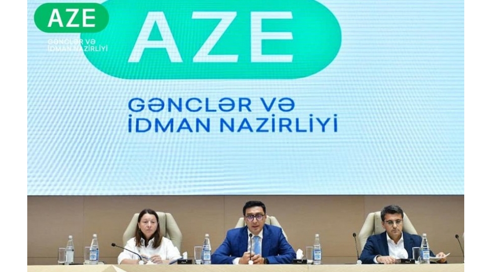 nazir-milli-federasiyalarin-numayendeleri-ile-gorushub-foto
