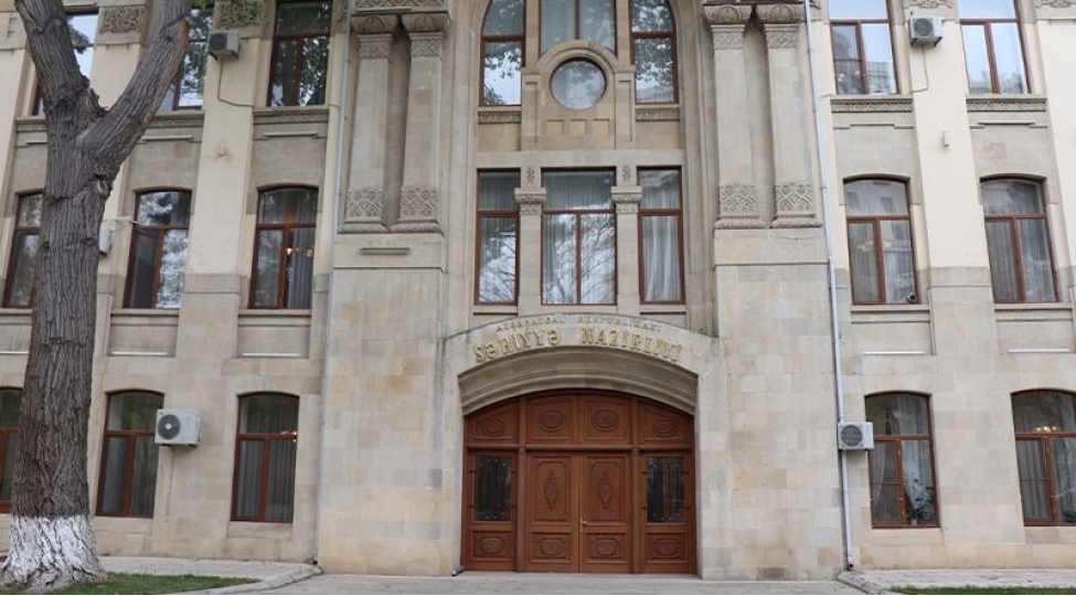 vaksinasiyadan-kenarda-qalan-ushaqlara-peyvend-vurulmasi-barede-emr-imzalanib