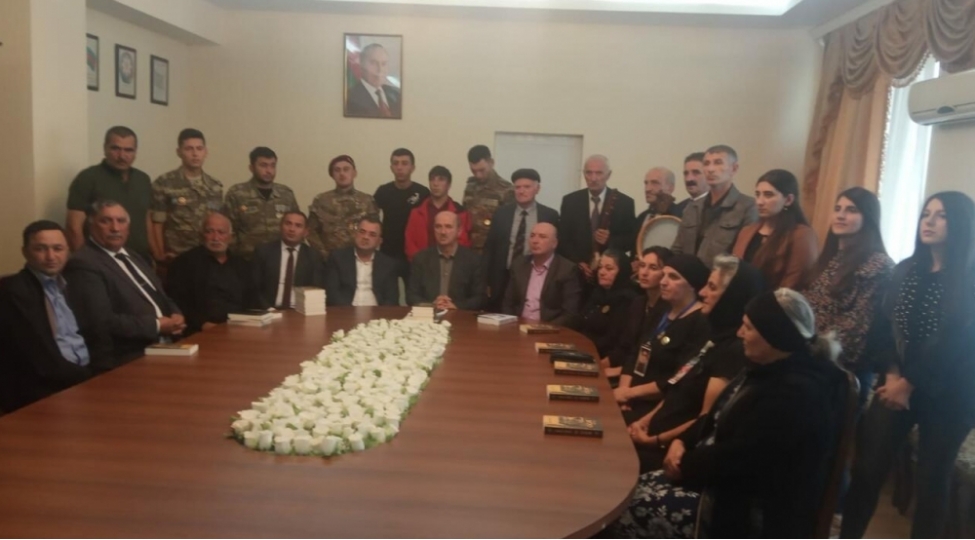 yunus-oguzun-cigiri-azerbaycani-gezmeye-davam-edir-foto