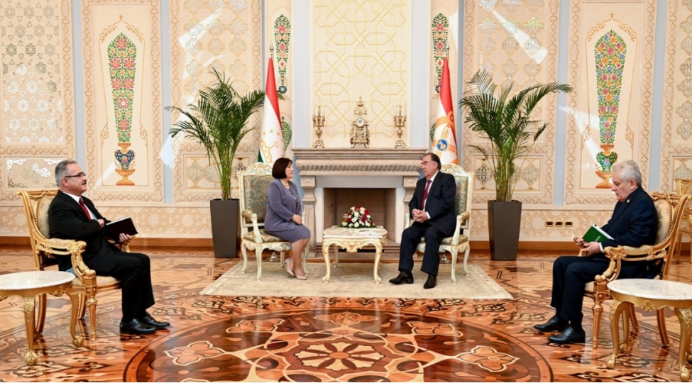 sahibe-qafarova-tacikistan-prezidenti-ile-gorushub-foto