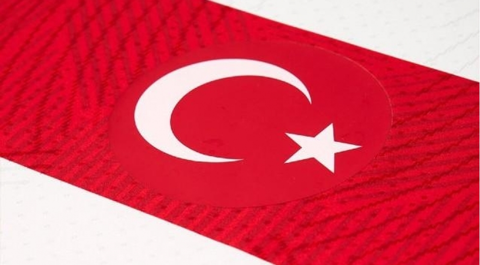 turkiye-millisinin-cumhuriyyetin-100-illiyine-ozel-formalari-foto