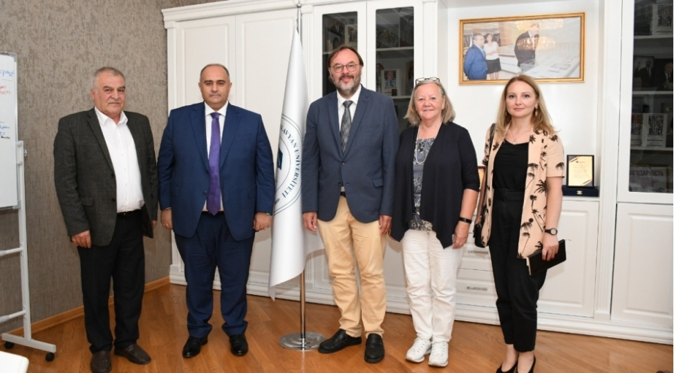 bsu-ile-belchikanin-gent-universiteti-arasinda-emekdashliq-elaqeleri-muzakire-olunub-foto