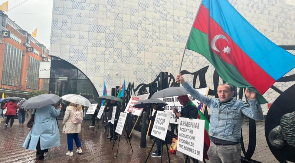 azerbaycanlilar-haaqada-ermenistanin-texribatlarina-gore-etiraz-aksiyasi-kechirib