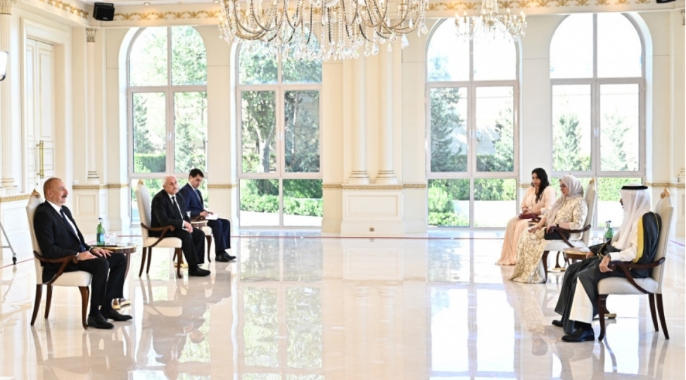 prezident-kuveytin-yeni-teyin-olunan-sefirinin-etimadnamesini-qebul-edib-fotoyenilenib
