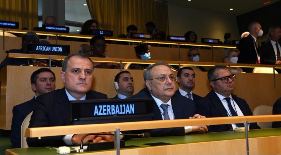 ceyhun-bayramov-bmt-bash-assambleyasinin-77-ci-sessiyasinin-achilishinda-ishtirak-edir-foto