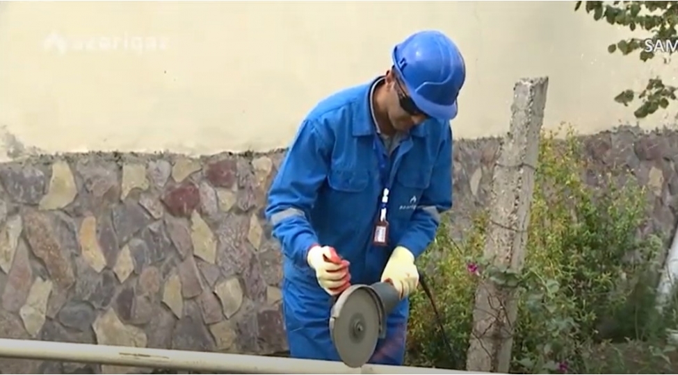 bash-direktora-sosial-shebeke-uzerinden-daxil-olan-muraciet-hellini-tapdi-video