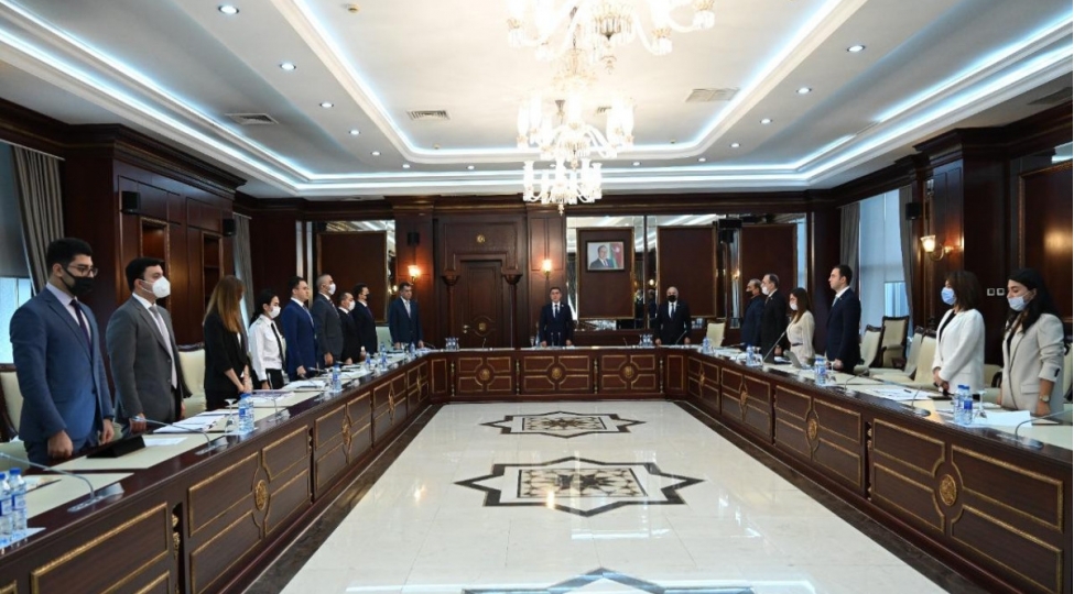 huquq-siyaseti-ve-dovlet-quruculugu-komitesinin-payiz-sessiyasinda-ilk-iclasi-kechirilib