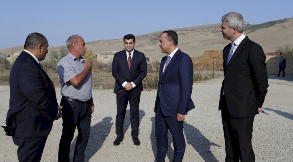 sahil-babayev-xizida-veten-muharibesi-shehidlerinin-ailelerini-ziyaret-edib-foto