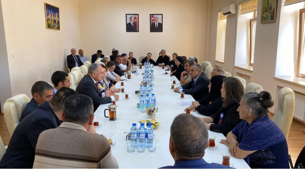 aztu-da-shehid-telebe-ve-mezunlarin-aile-uzvleri-ile-gorush-kechirilib-foto