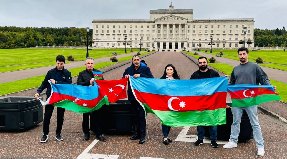 dunya-azerbaycanlilari-veten-muharibesi-shehidlerini-yad-edibler-foto