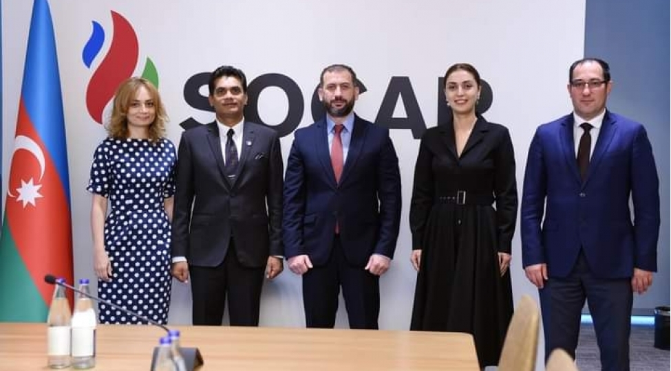 socar-da-icesco-bash-katibinin-mushaviri-ile-gorush-kechirilib-foto