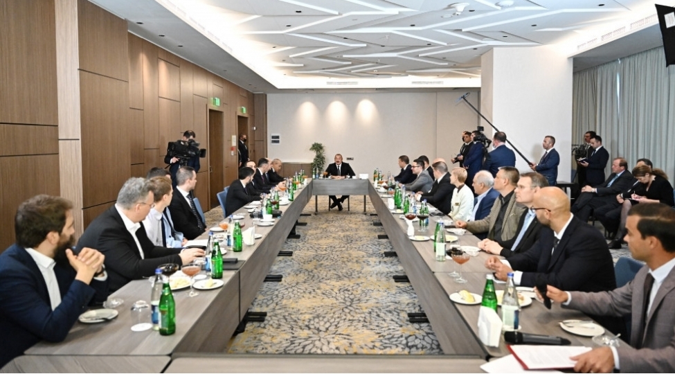 prezident-bolqaristanin-biznes-dairelerinin-numayendeleri-ile-gorushub-foto