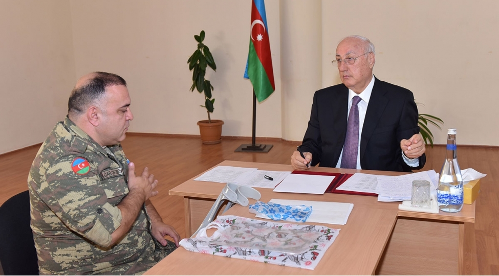 sumqayitda-novbeti-seyyar-qebul-kechirildi-foto
