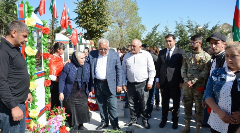 dashkesende-veten-muharibesi-shehidleri-vahid-aliyev-ve-elvin-quliyev-anilib-foto